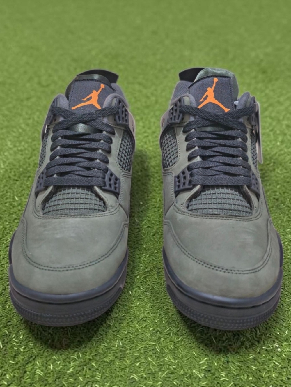 Air Jordan 4 Retro x Undefeated (2025) - Size 11 - Picture 3 of 7